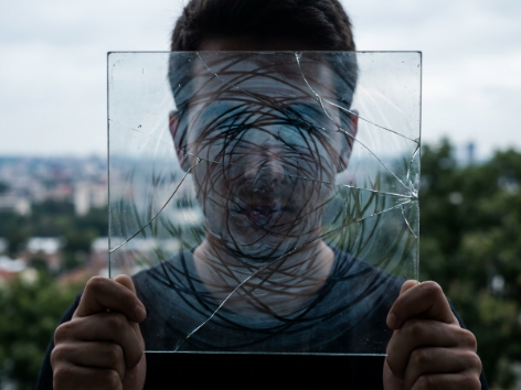 Cognitive Distortions: How Negative Thinking Patterns Shape the Way We See Life